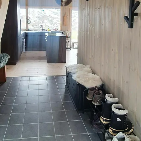 Cozy Family In Uniquely Situated Hiking Area